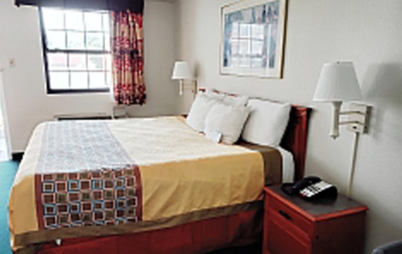 1 King Size Bed, Accessible Room at Days Inn Richmond