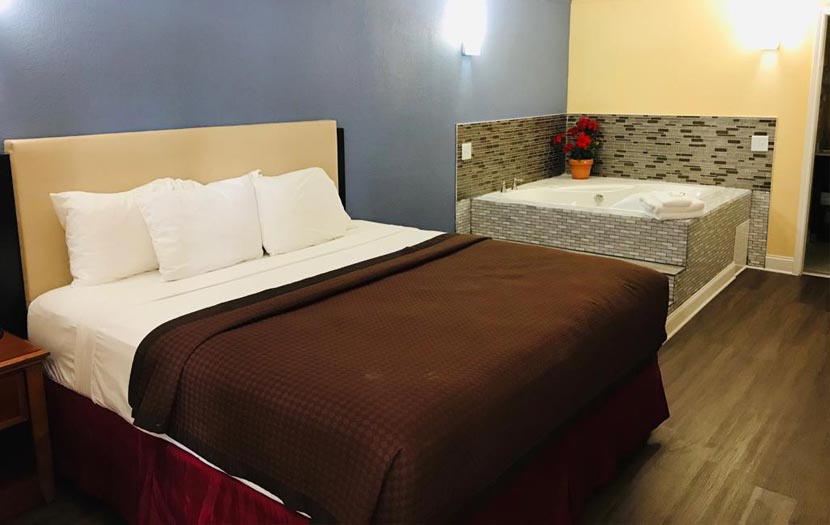 1 King Size Bed, Studio Suite at Days Inn Richmond